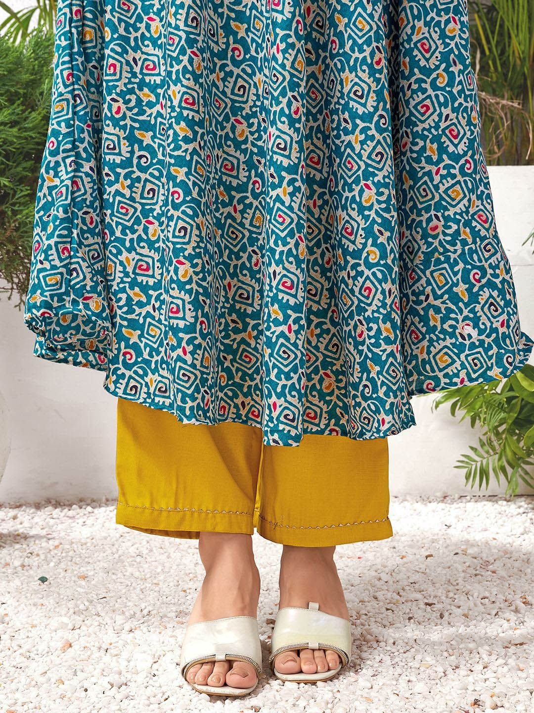 Shop designer kurta & suit sets for women online in India from your favourite brands ✯ Free Shipping ✯ COD ✯ Easy Returns and Exchanges ✯ Explore a wide range of Kurta Sets at Her Fashion Store.