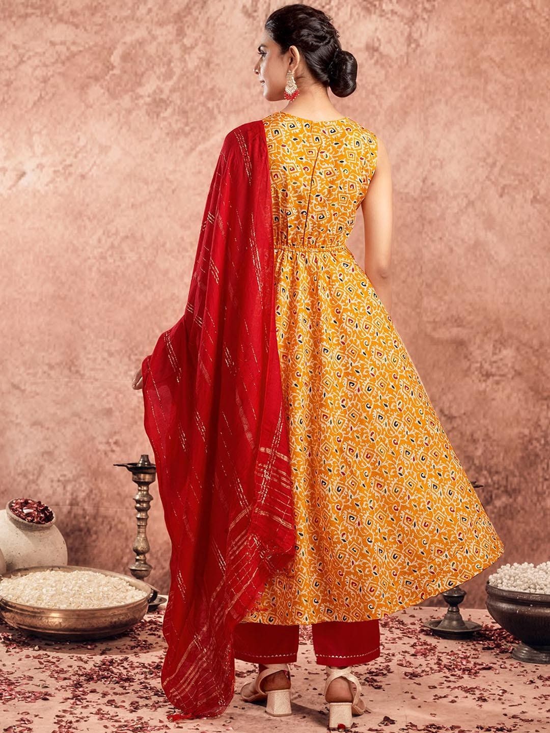 Shop designer kurta & suit sets for women online in India from your favourite brands ✯ Free Shipping ✯ COD ✯ Easy Returns and Exchanges ✯ Explore a wide range of Kurta Sets at Her Fashion Store.