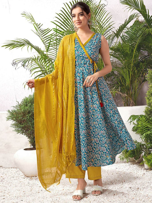 Shop designer kurta & suit sets for women online in India from your favourite brands ✯ Free Shipping ✯ COD ✯ Easy Returns and Exchanges ✯ Explore a wide range of Kurta Sets at Her Fashion Store.